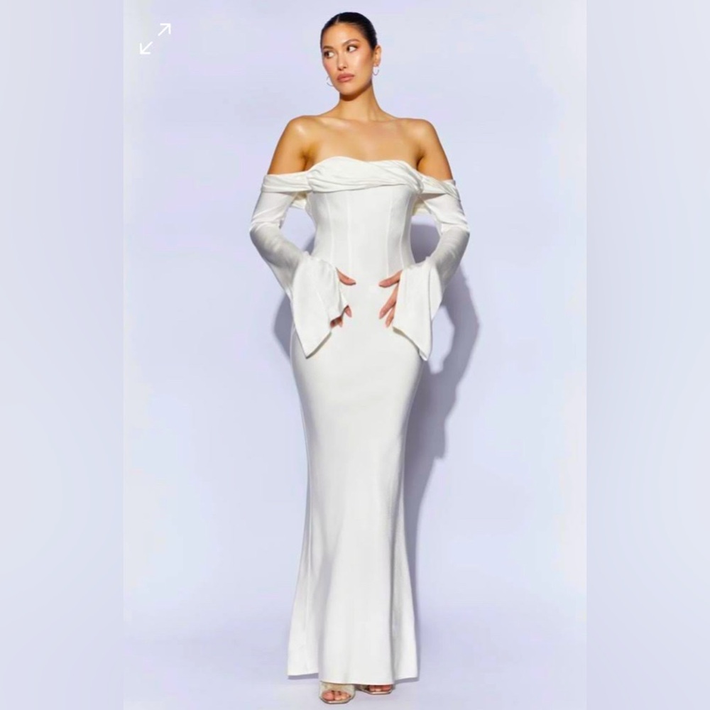 MESHKI GISELLE
Off Shoulder Cowl Neck Maxi Dress - White